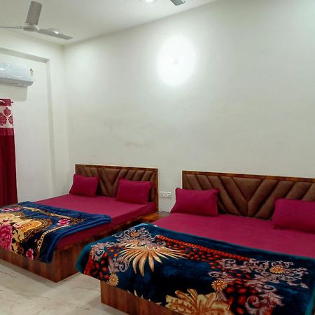Shri Girraj Residency Hotel Mathura Exterior photo