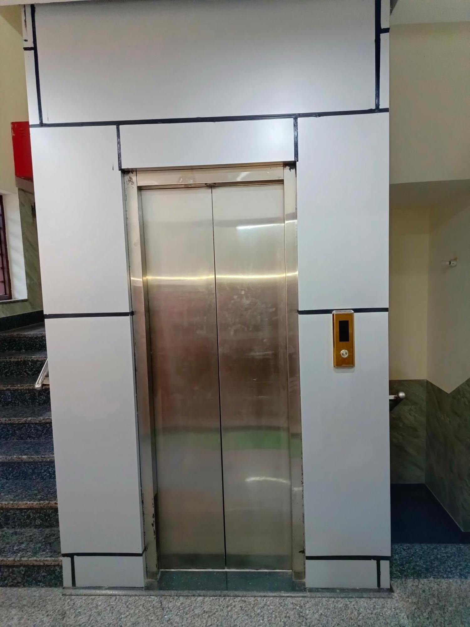 Shri Girraj Residency Hotel Mathura Exterior photo