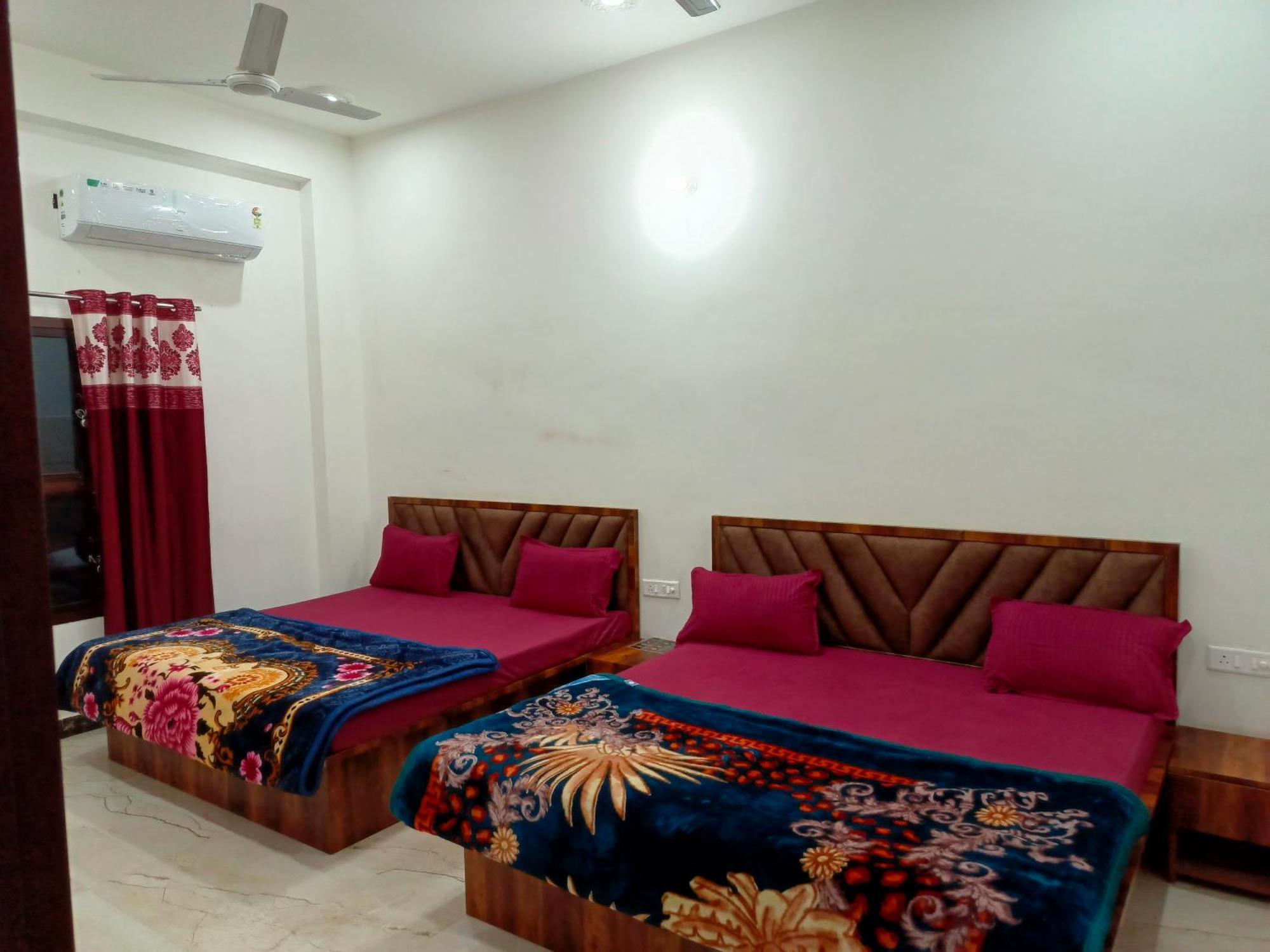 Shri Girraj Residency Hotel Mathura Exterior photo