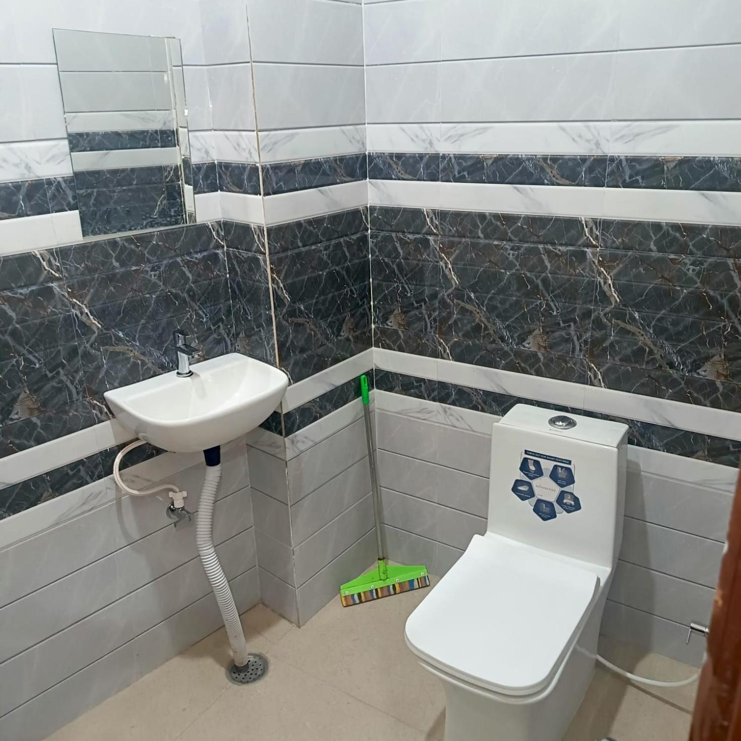 Shri Girraj Residency Hotel Mathura Exterior photo